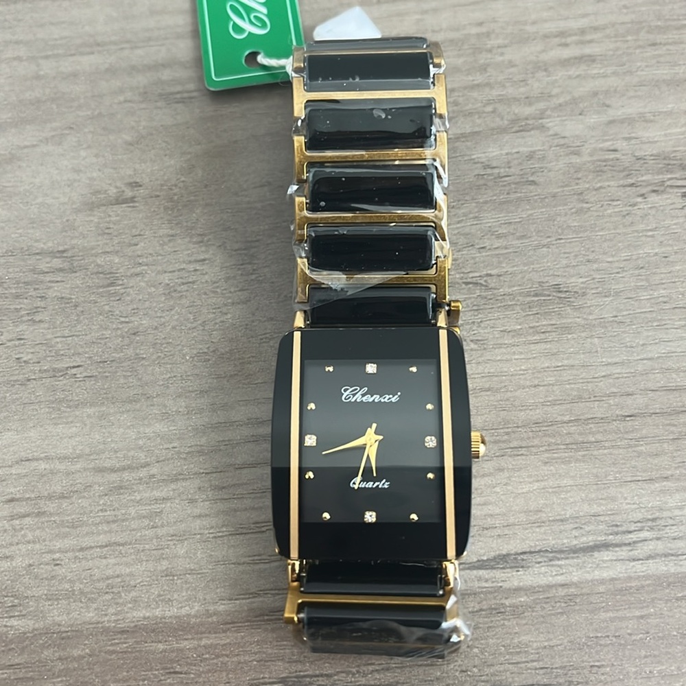 NWT Chenxi Black and Gold Quartz Watch